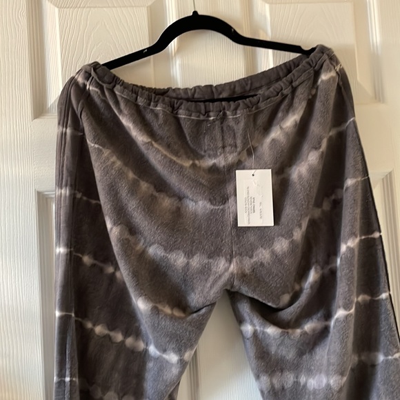 Chaser tie dyed reverse fleece cropped sweat pants - Picture 4 of 7